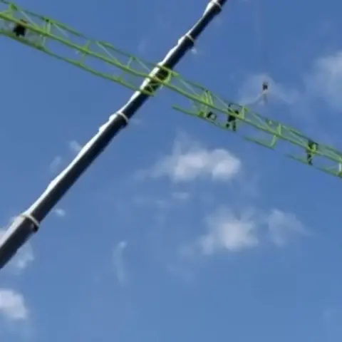 Mobil vinç ile kule vinç bom montajı