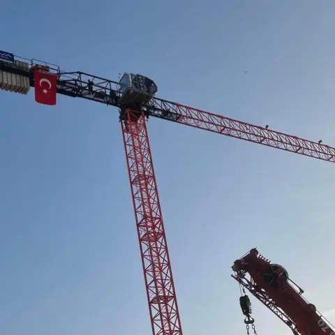 Kurulumu tamamlanan kule vinç – kule vinç teknik servis